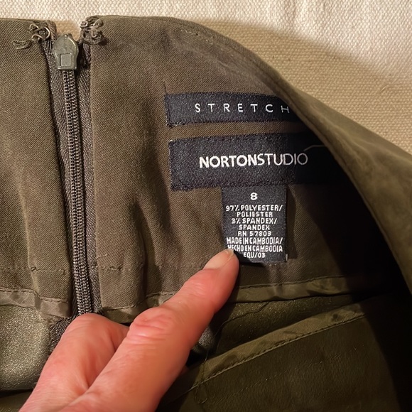 Nortonstudio Stretch Olive Green Skirt size 8. Back zipper - Picture 2 of 3